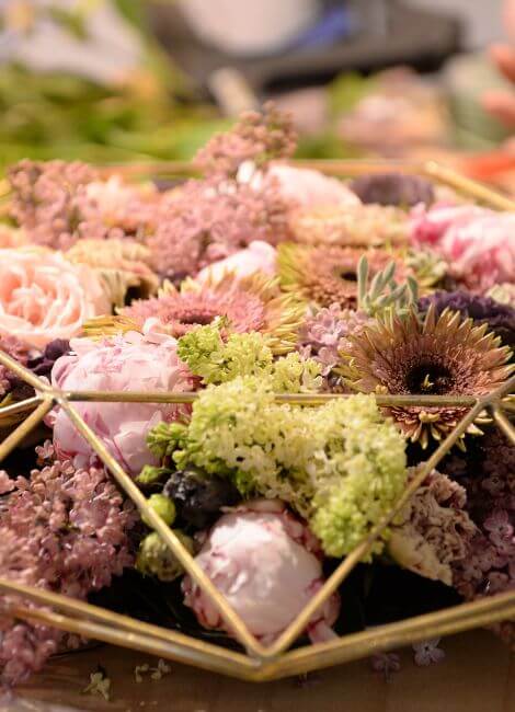 04-flower-arrangement-with-spring-aura