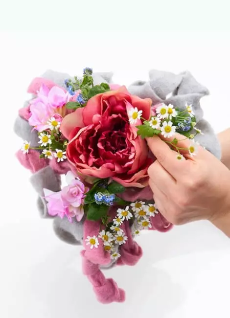 Bouquet with heart step 5