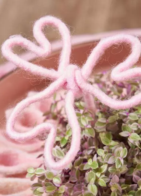 Delicate flower pot cover 5