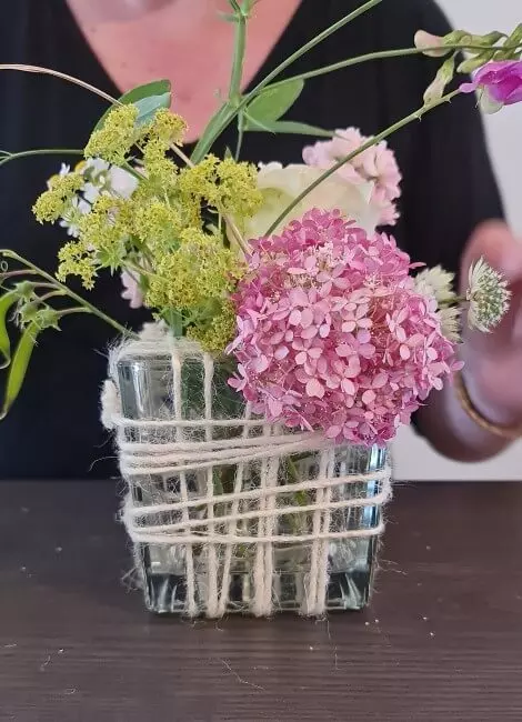 Step 4 Fill the vase