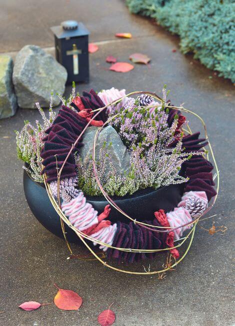 Stylish funeral and grave decorations 4
