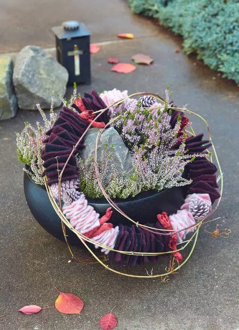 Stylish funeral and grave decorations 4