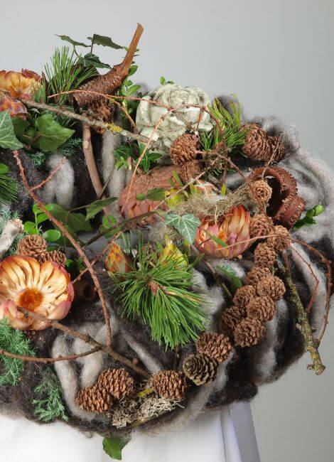 Stylish funeral and grave decorations 5