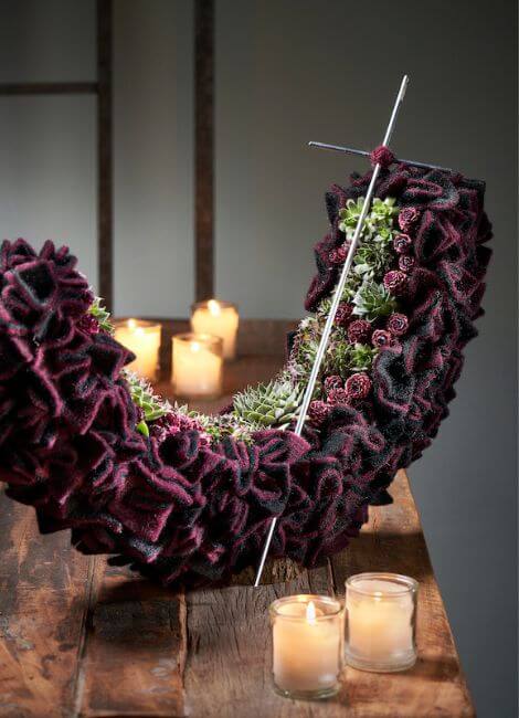 Stylish funeral and grave decorations 8
