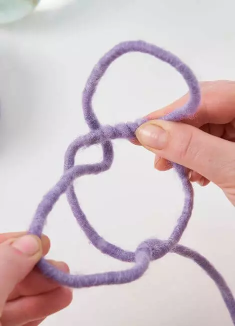 step-02-woollen blossoms
