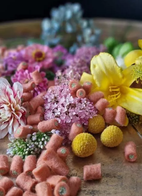 Summer bouquet with effect material
