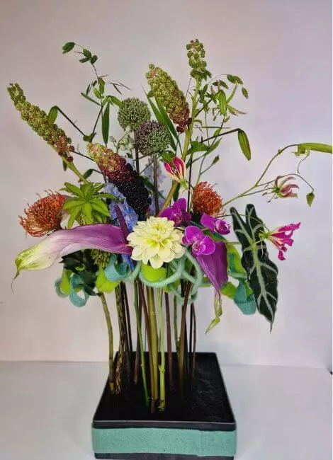 06-exotic-flower arrangement