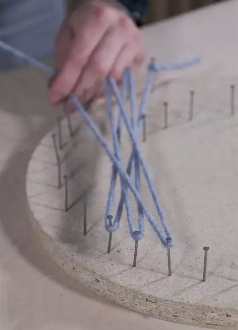 02-woollen-cord-tensioning